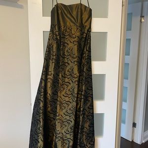 Long dress for wedding or prom